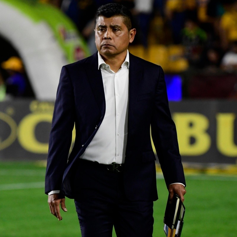 El vestidor de Tigres encuentra el primer problema de Chima Ruiz