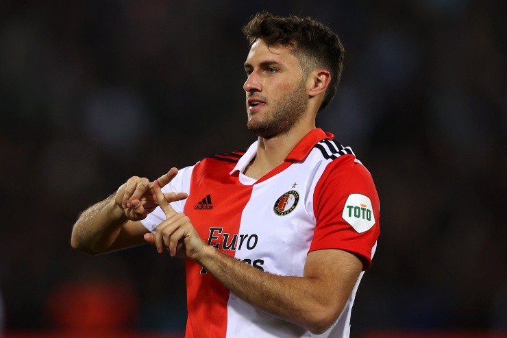 Santiago Giménez brilla en Feyenoord