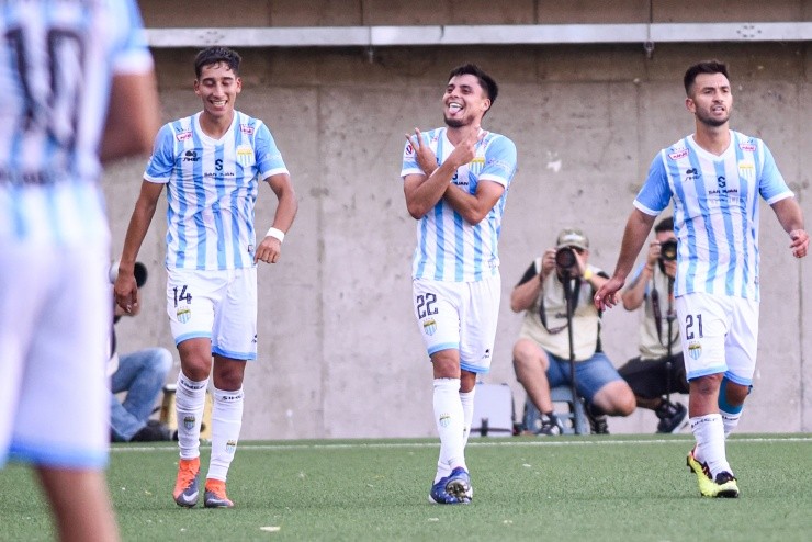 Magallanes consiguió su primer triunfo | Foto: Agencia Uno 