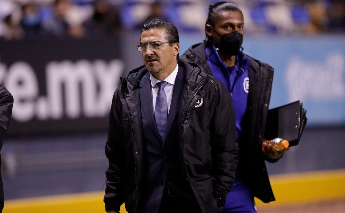 Joaquín Moreno se mantendrá como DT de Cruz Azul