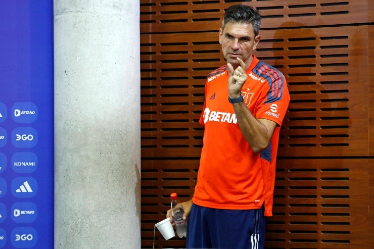 El DT de la U sufre con el COVID-19 | Foto: Imago 