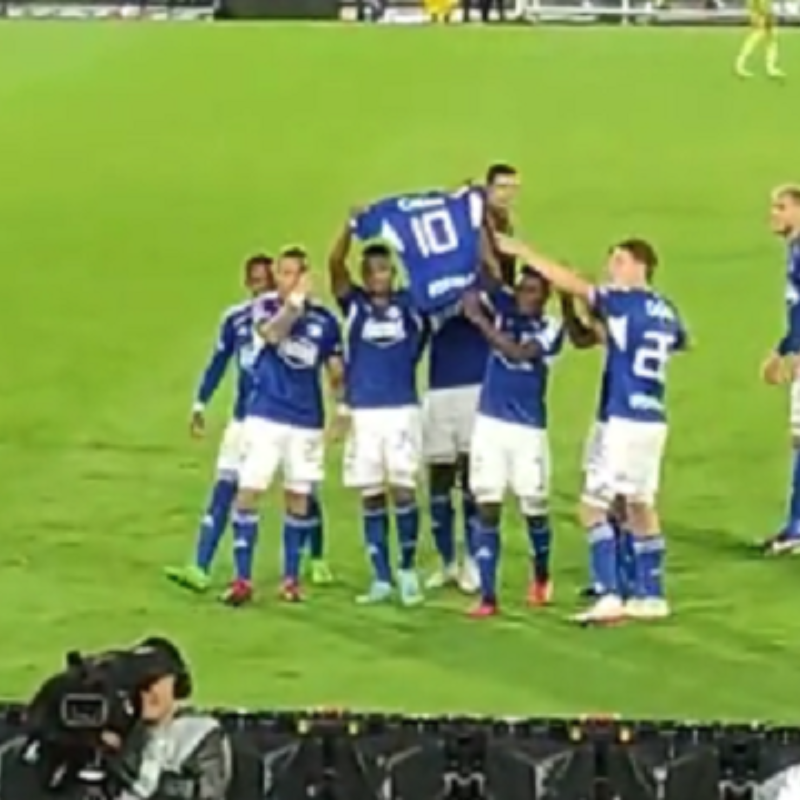 Inolvidable: tras el gol de Cortés, Millonarios le rindió homenaje a Cataño