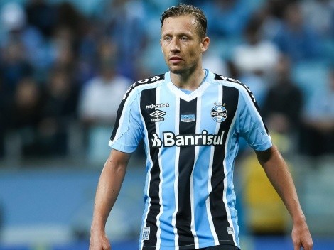 Rádio traz 'quentinha' sobre futuro de Lucas Leiva no Grêmio