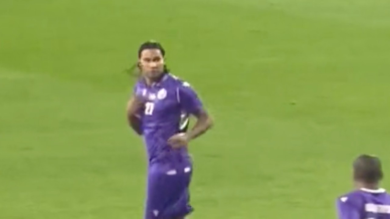 VIDEO | Gullit debutó en Emiratos Árabes y así le fue