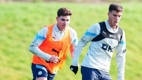Perrone y Álvarez en el entrenamiento de Manchester City.