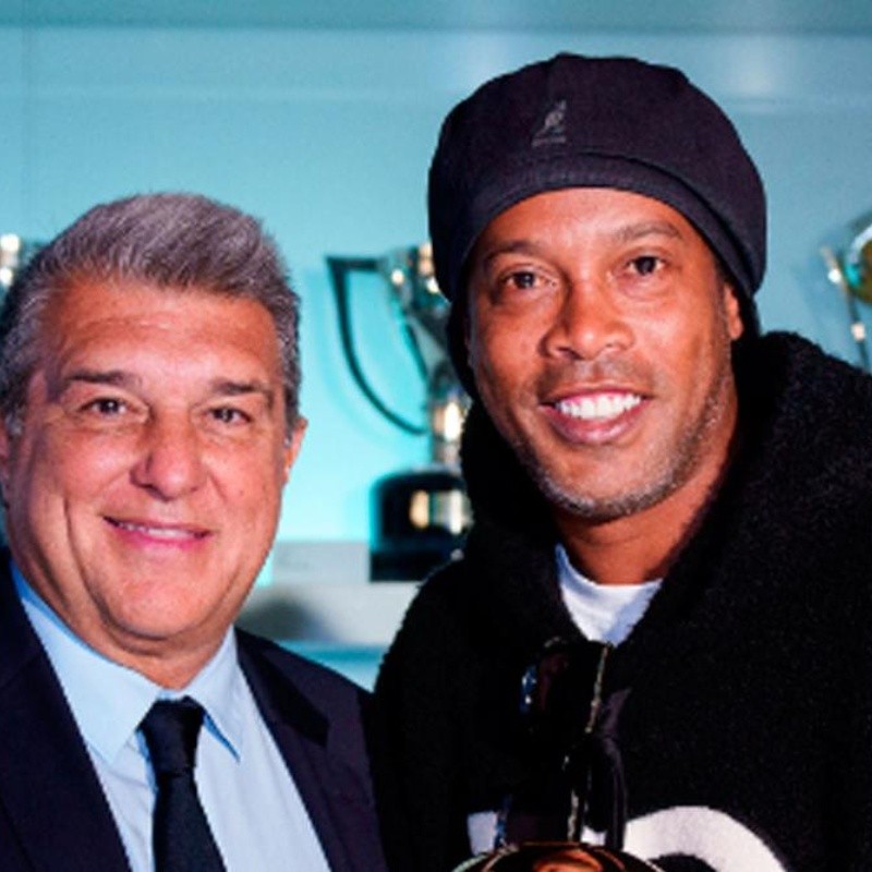 El regalo de Ronaldinho a Barcelona que lo hace ser más querido por la hinchada