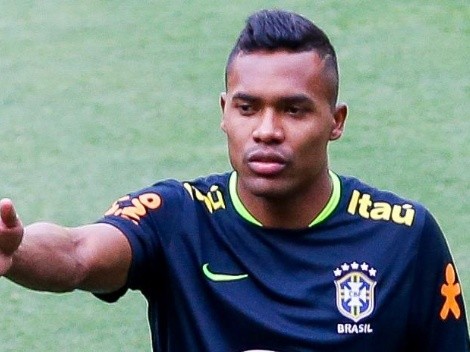 R$ 27,5MI: Negociação vaza e Corinthians recebe 'ajudinha' de Alex Sandro