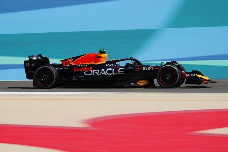 Checo Pérez durante las pruebas previas a la temporada. (Getty Images)