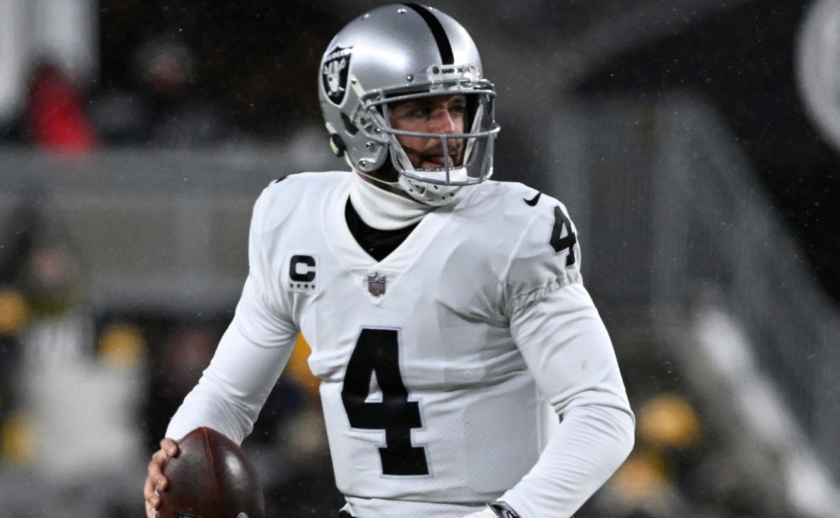 Kirk Cousins Should Monitor Derek Carr's Free Agency