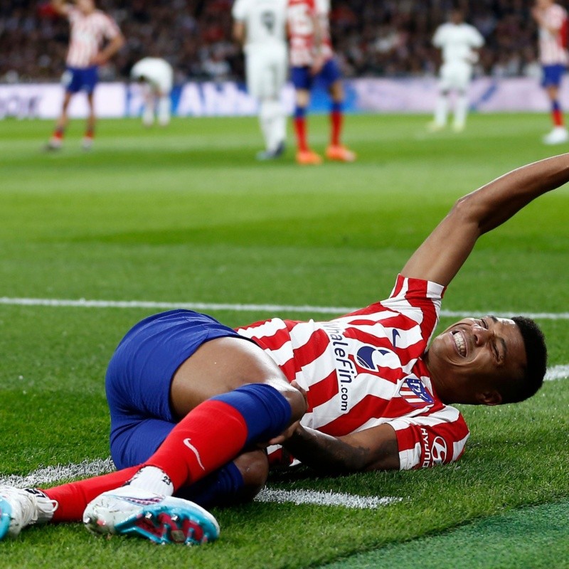 Impactante lesión de Reinildo en el derbi de Madrid