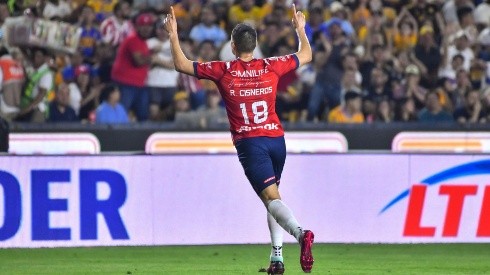 Cisneros brilló en la ofensiva con gol y asistencia para vencer a los Tigres