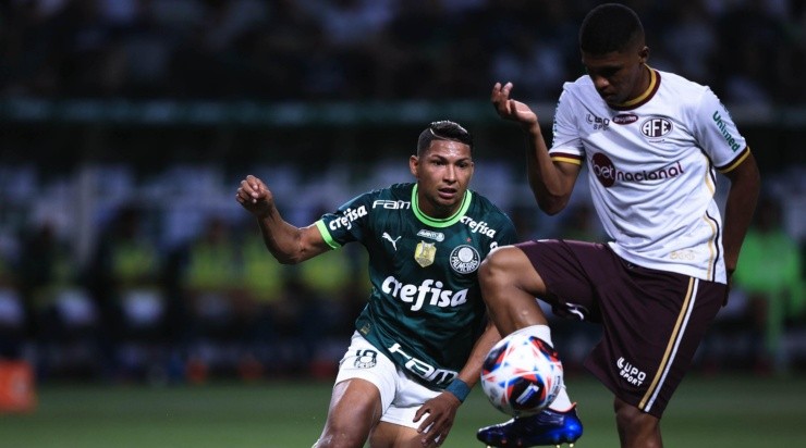 Foto: Ettore Chiereguini/AGIF - Palmeiras acabou sofrendo um gol nos acréscimos do segundo tempo.