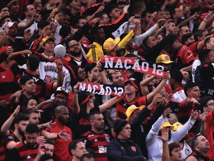 Ettore Chiereguini/AGIF - Torcida do Flamengo incentivando o time
