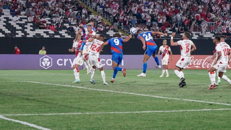 Cerro Porteño y Curicó definen su serie.