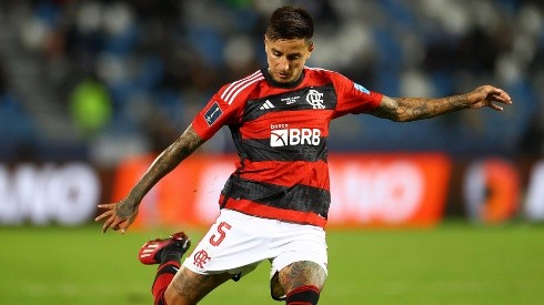 Erick Pulgar sufrió una dura lesión en Flamengo.