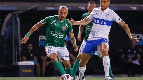 Franco Di Santo -der- no estará con la UC en el duelo ante Ñublense.