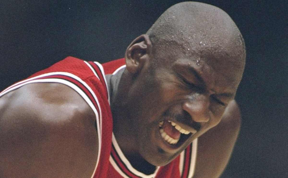 Charles Barkley On When He Knew Michael Jordan Was Crazy: Don't You Ever  Say My Damn Name Again!, Fadeaway World