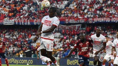 Amargo regreso de Rodallega al fútbol colombiano: nada que arranca con Santa Fe