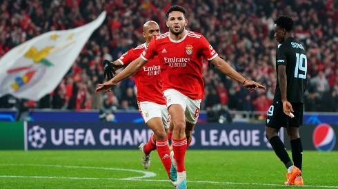 Benfica en festejo de gol sobre Brujas.