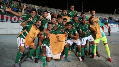 Los Tanos vencieron 3-2 a la UC en Rancagua, y con ello siguen en carrera en la Copa Sudamericana.