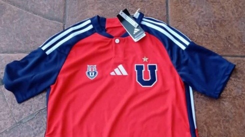 La nueva camiseta de Universidad de Chile para sus partidos de visitante.