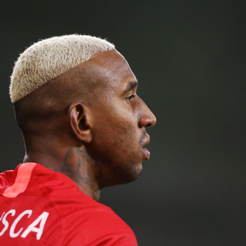 MERCADO!  Anderson Talisca causa movimentação no Corinthians