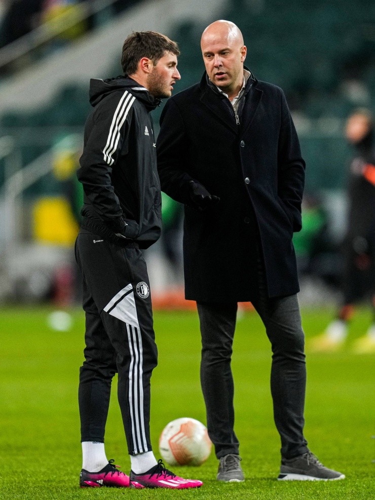 Santi Giménez se perdió el último duelo de UEFA Europa League (Imago)