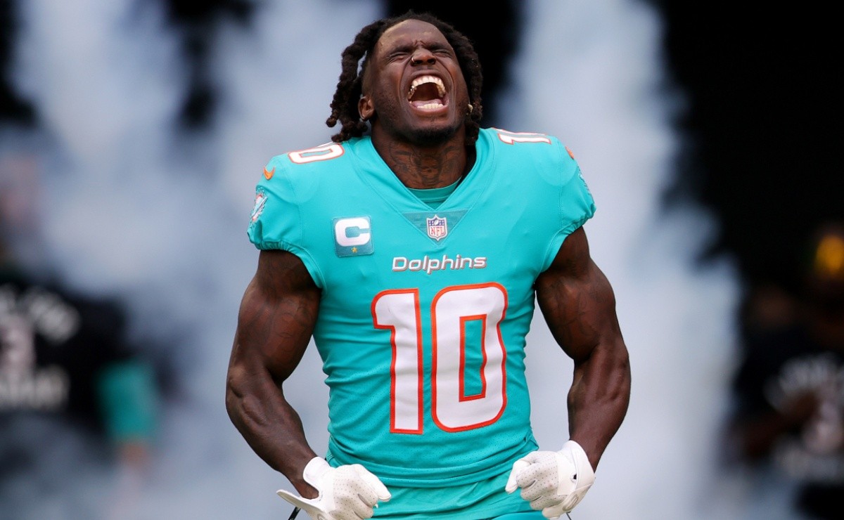 Tyreek Hill traded to Miami Dolphins in shocking blockbuster NFL