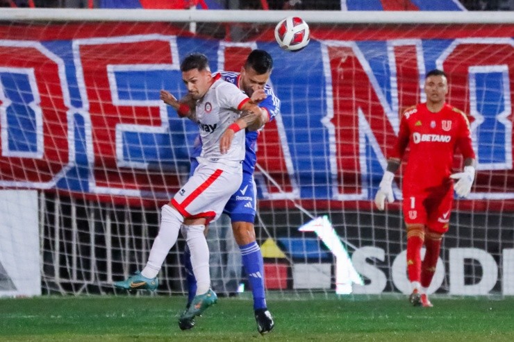 Zaldivia es pieza fija en la zaga de la U | Foto: Agencia Uno 
