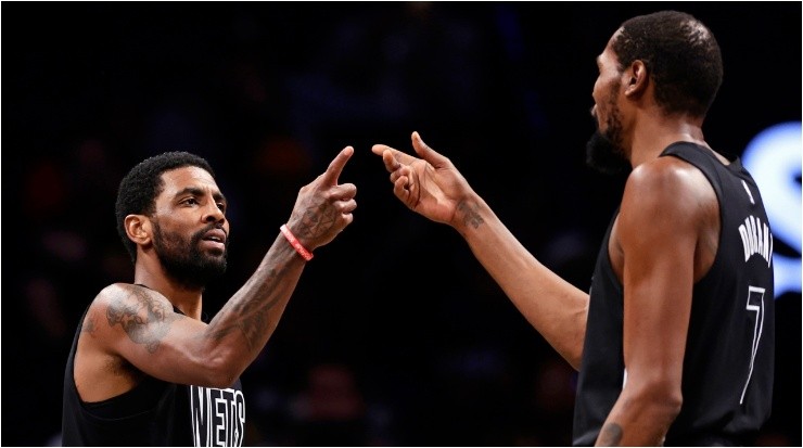 Kyrie Irving y Kevin Durant (Foto: Adam Hunger | Getty Images)
