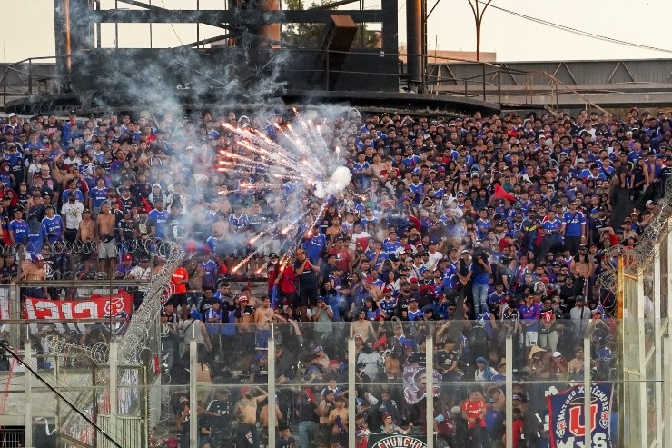 Los hinchas de la U fueron agredido por la parcialidad de Colo Colo | Foto: Guillermo Salazar Los hinchas de la U fueron agredido por la parcialidad de Colo Colo | Foto: Guillermo Salazar