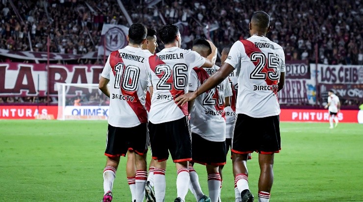 Rondón festejando junto a sus compañeros. (Foto: Getty)