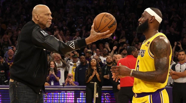 Kareem Abdul-Jabbar y LeBron James, la dinastía de los Lakers está intacta (Getty)