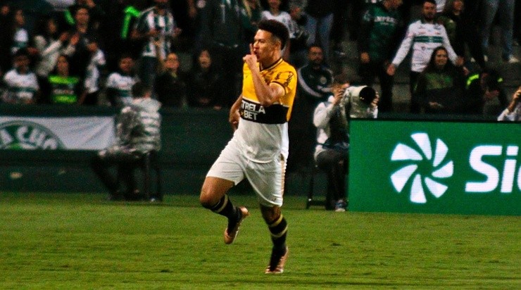 Foto: Gabriel Machado/AGIF - Marquinhos Gabriel marcou no primeiro minuto de jogo.