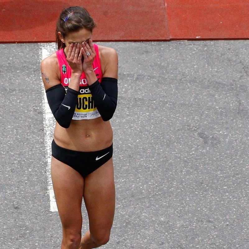 La dos veces olímpica Kara Goucher reconoció ser la atleta abusada por su entrenador, suspendido de por vida