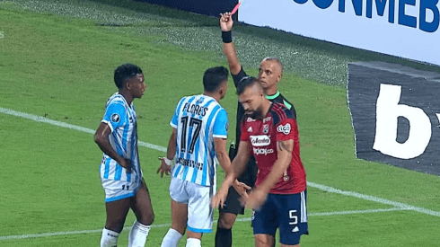 Felipe Flores se ganó una insólita expulsión en Copa Libertadores.