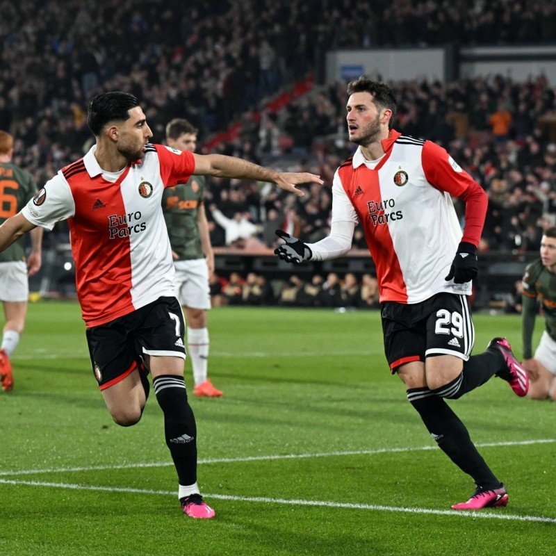 Santi Giménez marca un golazo para adelantar al Feyenoord ante Shakthar