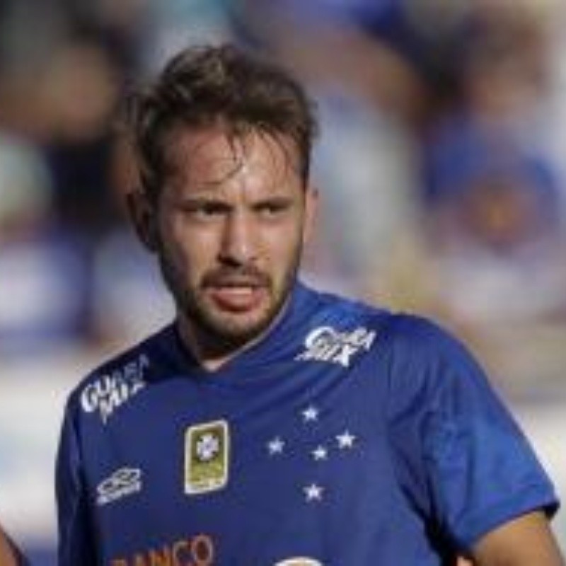 POLÊMICA! 'Parça' de Everton Ribeiro no Cruzeiro expõe bastidores de treta e comenta sobre retorno