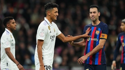 Barcelona y Real Madrid se enfrentan por La Liga.