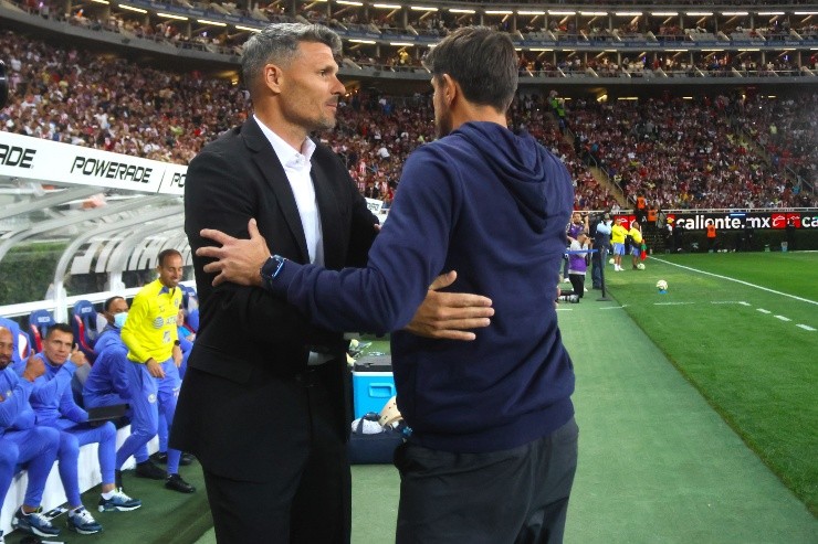 El cordial saludo entre Ortiz y Paunovic (Imago7)