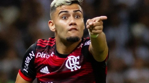 Foto: Fernando Moreno/AGIF - Andreas Pereira saiu pela porta dos fundos do Flamengo, em junho de 2022
