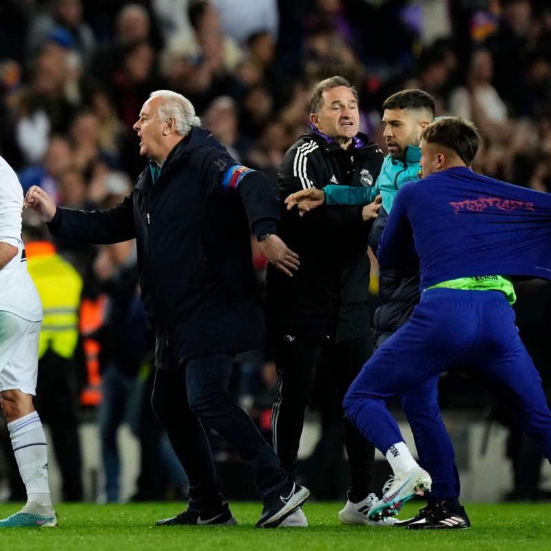 El motivo de la pelea entre Carvajal y Arnau Tenas en El Clásico