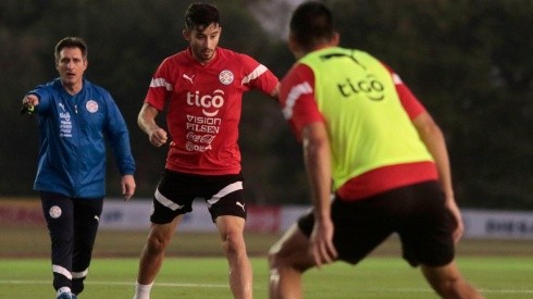 La selección de Paraguay sigue preparando su encuentro ante la Roja.