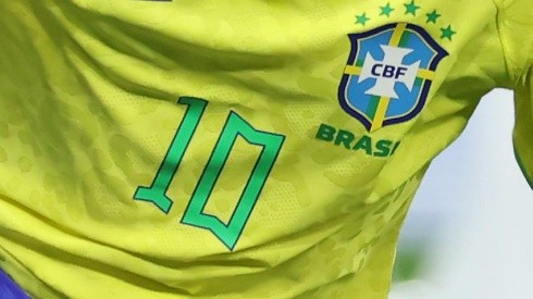 La 10 de Brasil cambia de dueño, por lo menos, por un partido.