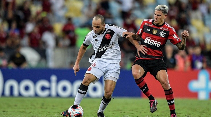 Foto: Thiago Ribeiro/AGIF - Apesar do placar, Vasco recebeu elogios diante do Rubro-Negro.