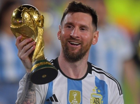 Messi lifts World Cup trophy in front of an impressive crowd in Argentina: Best images