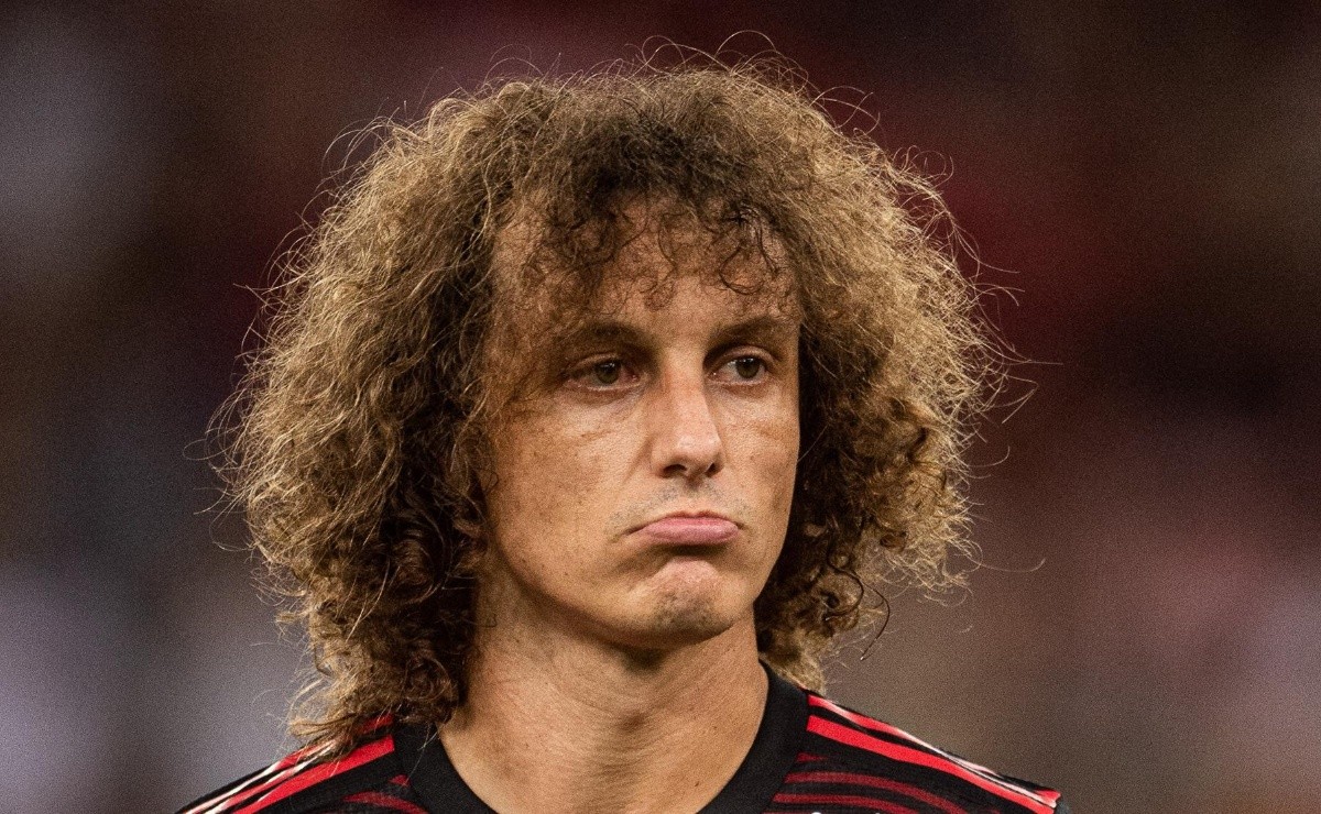 Quando David Luiz pode jogar?