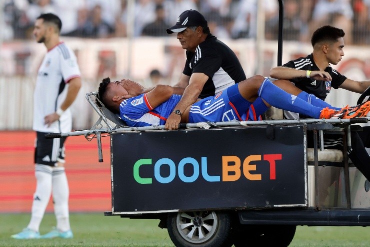 Castro salió lesionado ante Colo Colo | Foto: Imago 