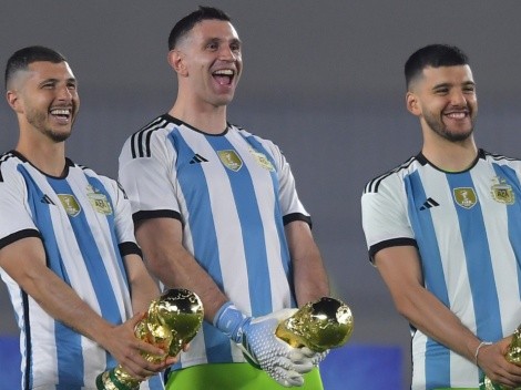 Argentine players mock France and reenact Emiliano Martinez's infamous Golden Glove celebration