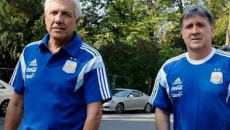 Elvio Paolorosso junto al Tata Martino